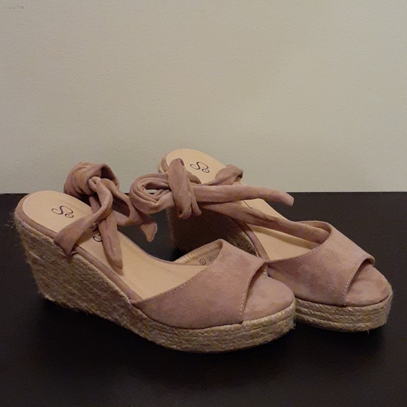 Wedge sandal - Picture 1 of 7
